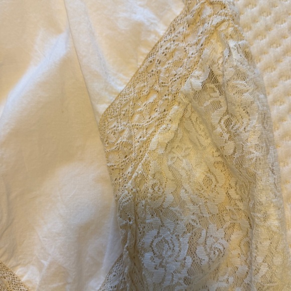 ZARA - Delicate Lace Slip Dress with Gold Floral Embroidery - Picture 5 of 6